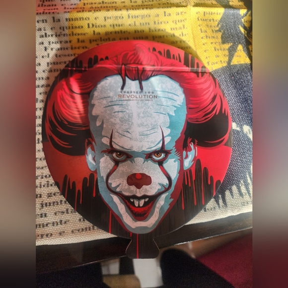 Revolution It chapter 2 makeup pallet Brand new in box - Picture 5 of 5